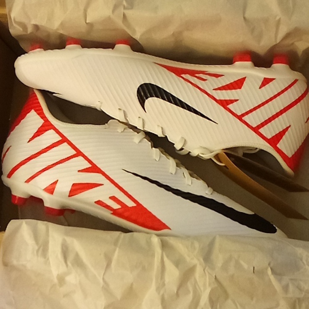 11.5 mens Nike cleats